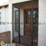 Grilaj metalic usa pret (42)